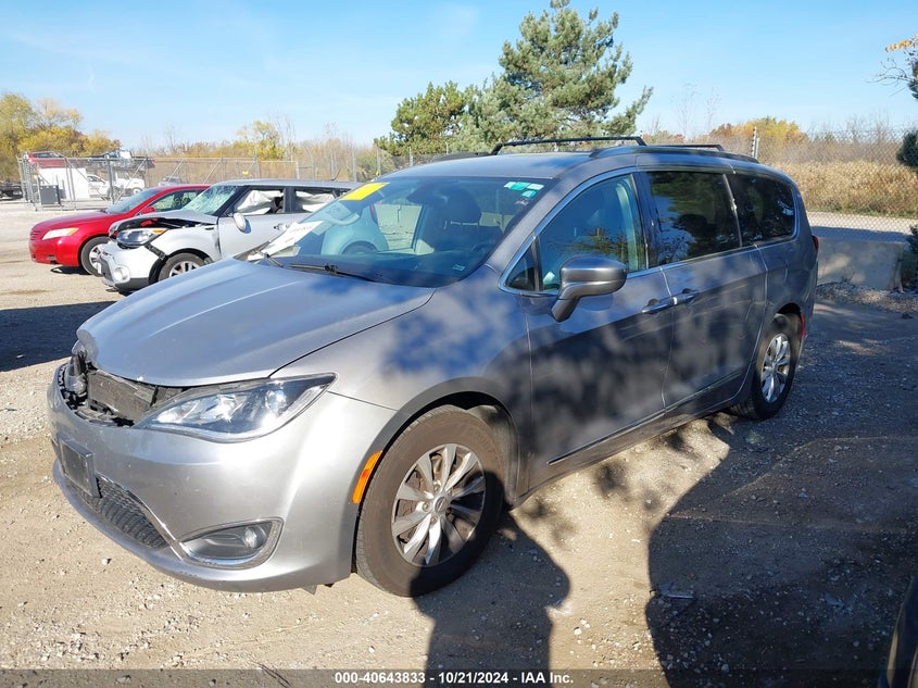 VIN 2C4RC1BG9JR227645 2018 CHRYSLER PACIFICA TOURING L