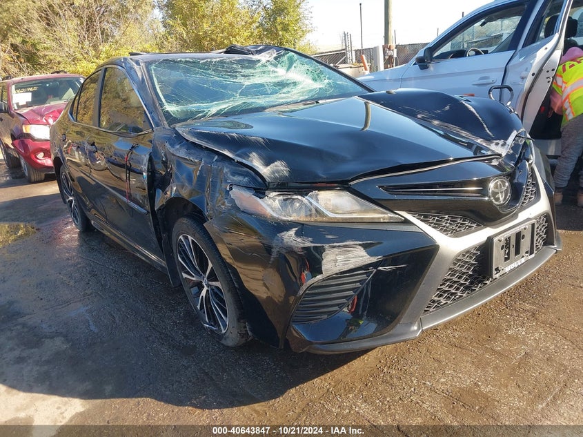 TOYOTA CAMRY SE 2019