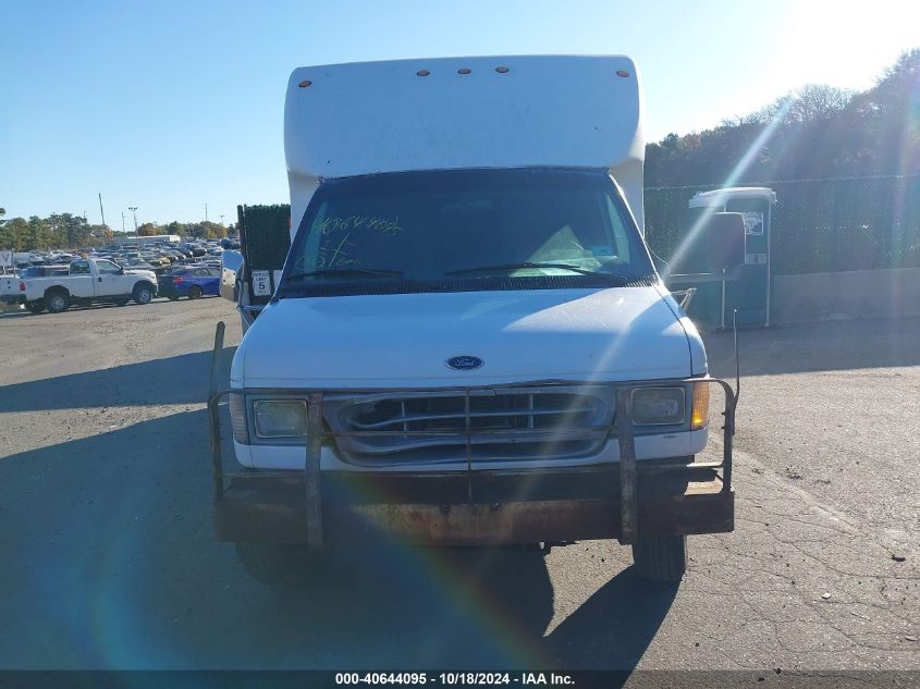 2000 Ford E-450 Cutaway Standard VIN: 1FDXE45S2YHB98879 Lot: 40644095