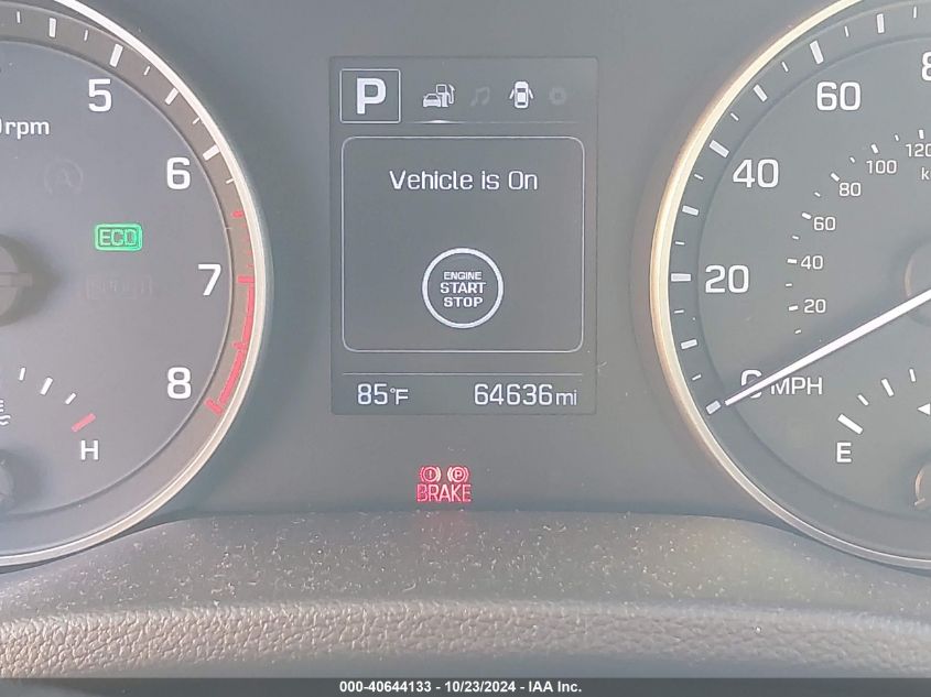 Auction sale of the 2018 HYUNDAI ELANTRA , vin: 5NPD84LF7JH285852, lot number: 40644133