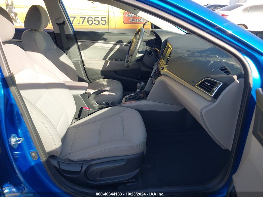 Auction sale of the 2018 HYUNDAI ELANTRA , vin: 5NPD84LF7JH285852, lot number: 40644133