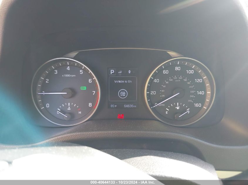 Auction sale of the 2018 HYUNDAI ELANTRA , vin: 5NPD84LF7JH285852, lot number: 40644133