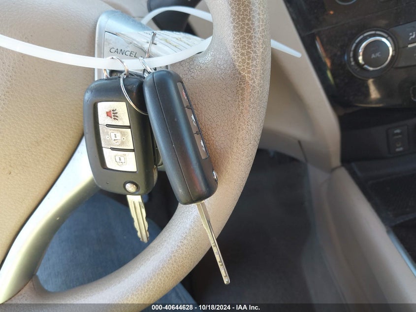 2015 NISSAN ROGUE S - KNMAT2MV4FP521977