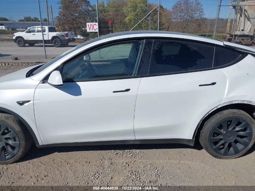 2024 Tesla Model Y Long Range Dual Motor All-Wheel Drive VIN: 7SAYGDEE5RA242839 Lot: 40644838