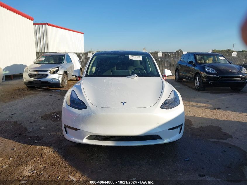 2024 Tesla Model Y VIN: 7SAYGAEE2RF181659 Lot: 40644888