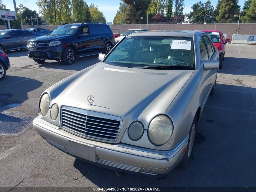 1998 Mercedes-Benz E-Class Base (A5) VIN: WDBJF65F8WA512304 Lot: 40644983