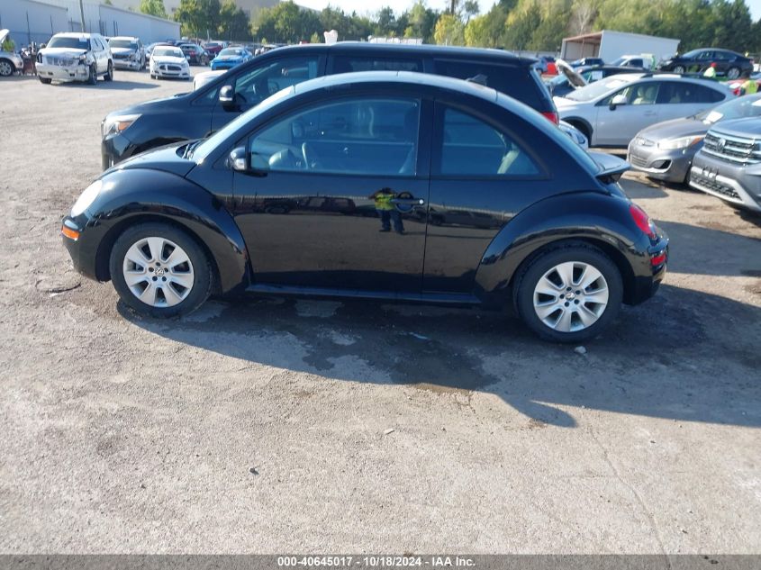 2010 Volkswagen New Beetle 2.5L VIN: 3VWRW3AG7AM022849 Lot: 40645017