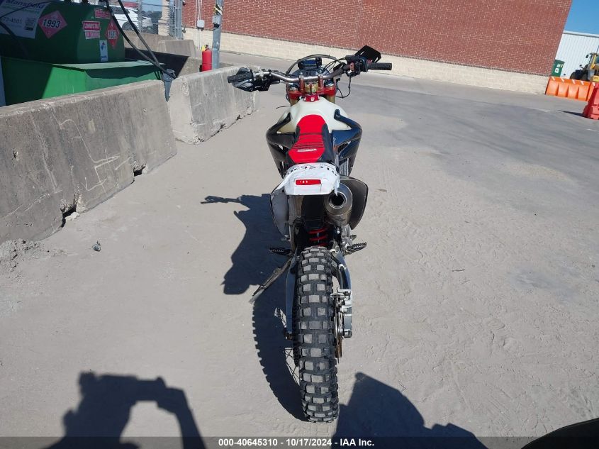 2005 Honda Crf450 X VIN: JH2PE06035K000181 Lot: 40645310