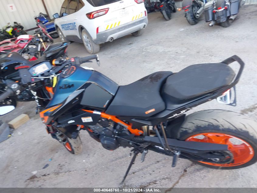 2022 Ktm 890 Duke R VIN: VBKTU9403NM830227 Lot: 40645760