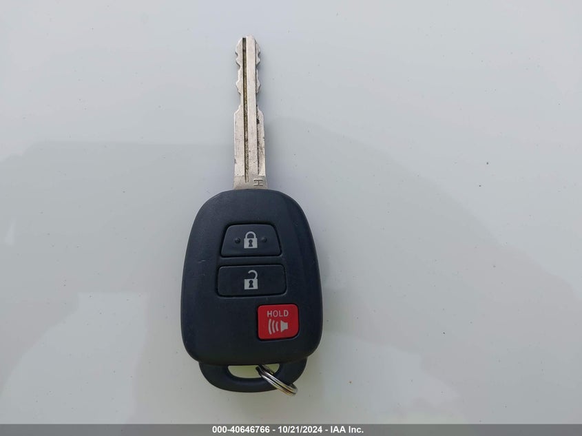 2015 TOYOTA RAV4 XLE - JTMRFREV9FD103384