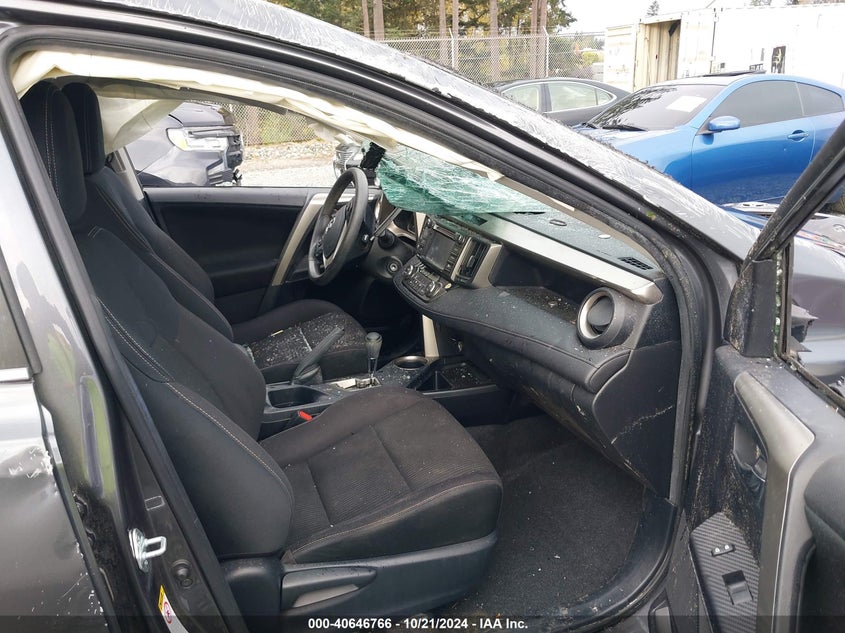 2015 TOYOTA RAV4 XLE - JTMRFREV9FD103384