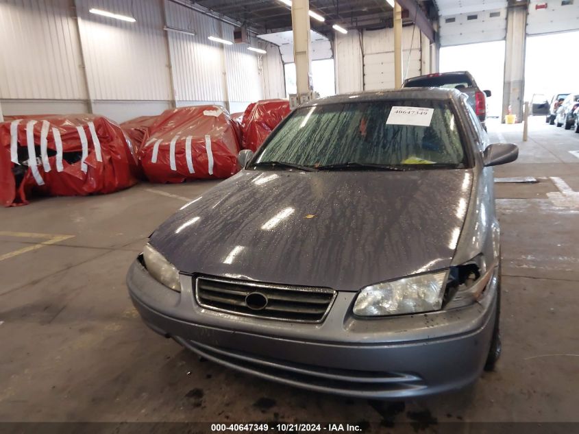 2000 Toyota Camry Ce/Le/Xle VIN: JT2BG22K5Y0486713 Lot: 40647349