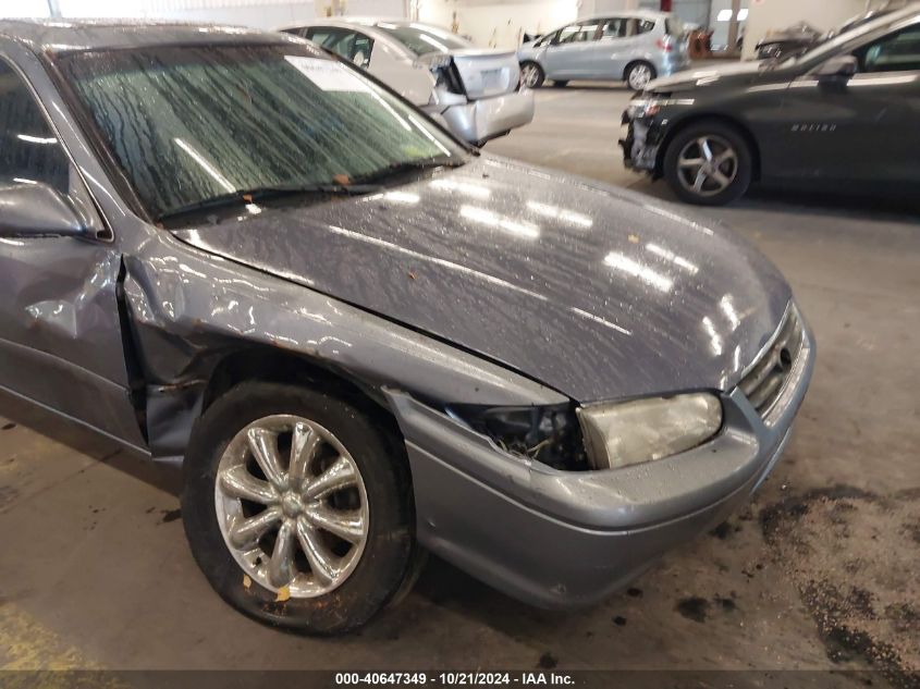 2000 Toyota Camry Ce/Le/Xle VIN: JT2BG22K5Y0486713 Lot: 40647349