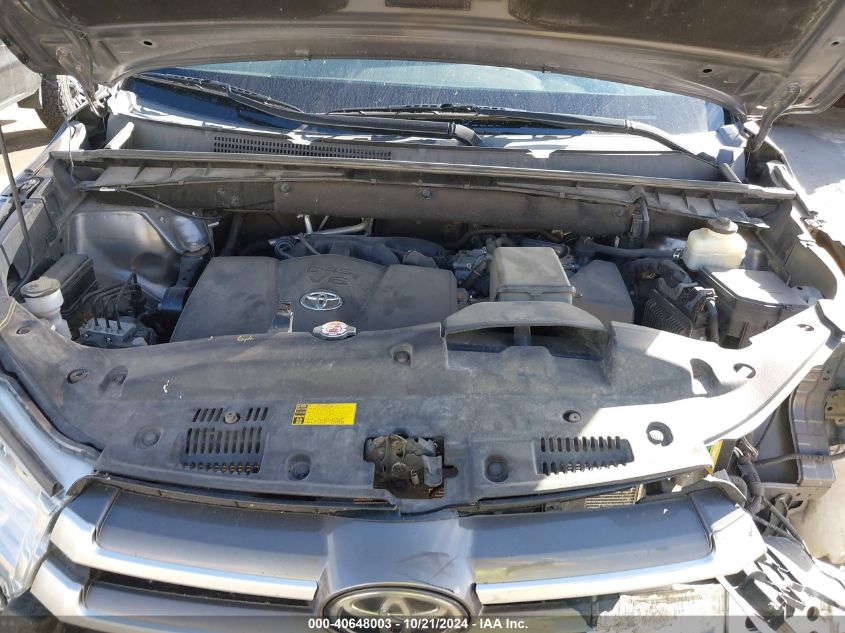 VIN 5TDJZRFH0JS888954 2018 TOYOTA HIGHLANDER XLE
