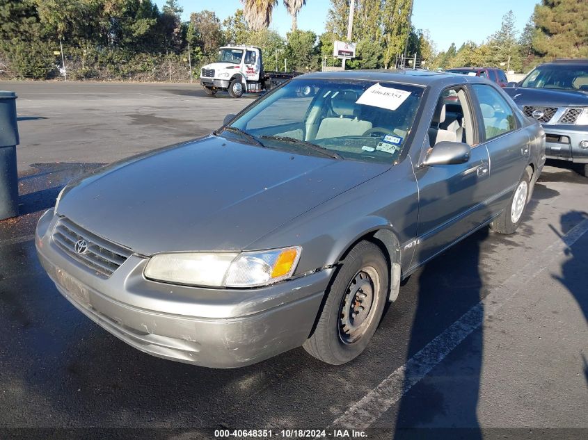 1999 Toyota Camry Le VIN: JT2BG22K6X0374257 Lot: 40648351