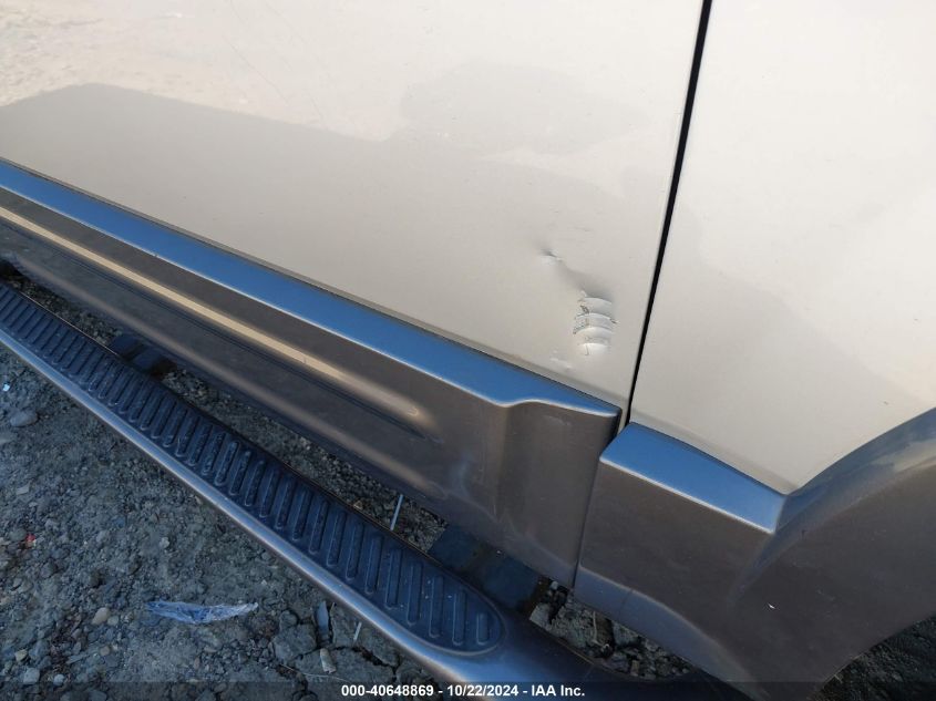 2004 Ford Expedition Xlt VIN: 1FMPU15LX4LA54787 Lot: 40648869