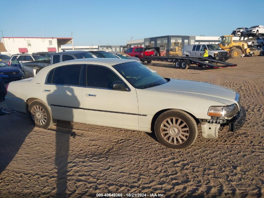 2005 Lincoln Town Car Signature VIN: 1LNHM81W65Y670049 Lot: 40649368