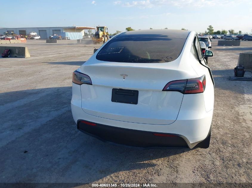 2024 Tesla Model Y Long Range Dual Motor All-Wheel Drive/Rwd VIN: 7SAYGDED8RA303365 Lot: 40651345