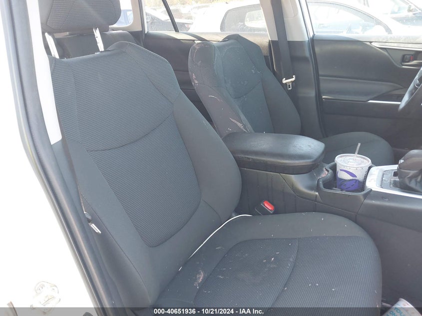 2022 TOYOTA RAV4 LE VIN: 2T3F1RFV0NC261390