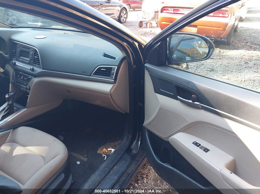 VIN KMHD74LF0JU580411 2018 HYUNDAI ELANTRA SE