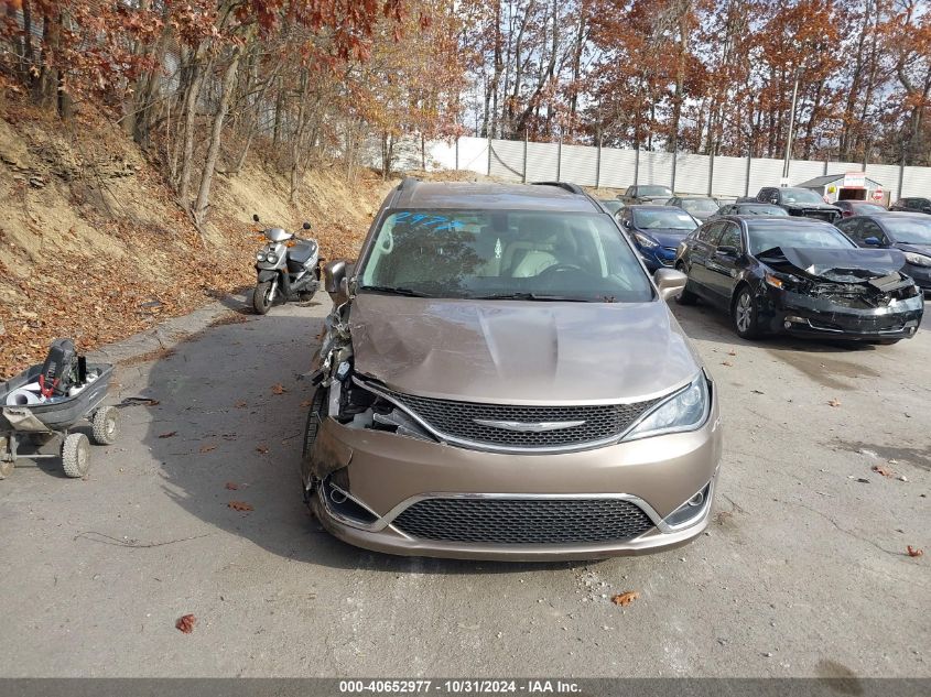 2017 Chrysler Pacifica Touring-L VIN: 2C4RC1BG3HR537929 Lot: 40652977