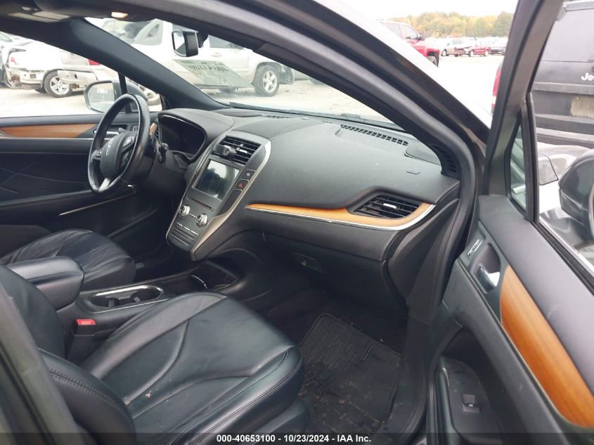 VIN 5LMCJ2D92HUL11814 2017 LINCOLN MKC SELECT