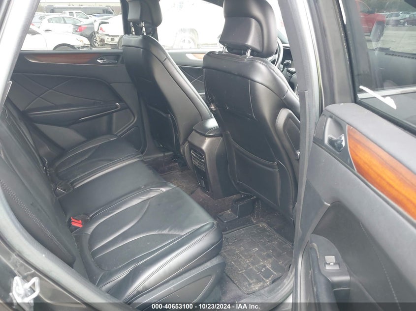 VIN 5LMCJ2D92HUL11814 2017 LINCOLN MKC SELECT