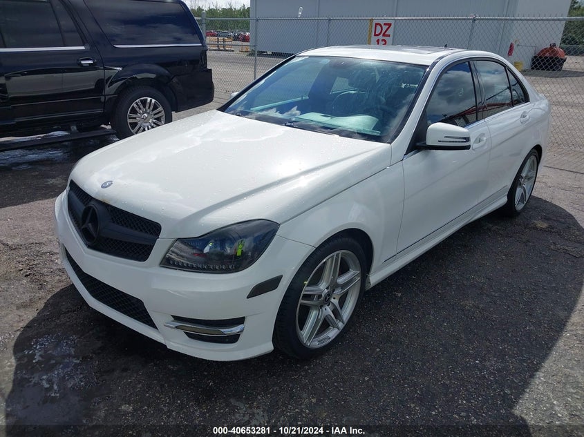 2014 MERCEDES-BENZ C 250 LUXURY/SPORT - WDDGF4HBXEA916234