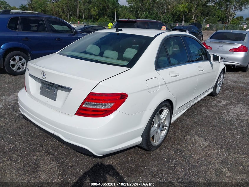 2014 MERCEDES-BENZ C 250 LUXURY/SPORT - WDDGF4HBXEA916234