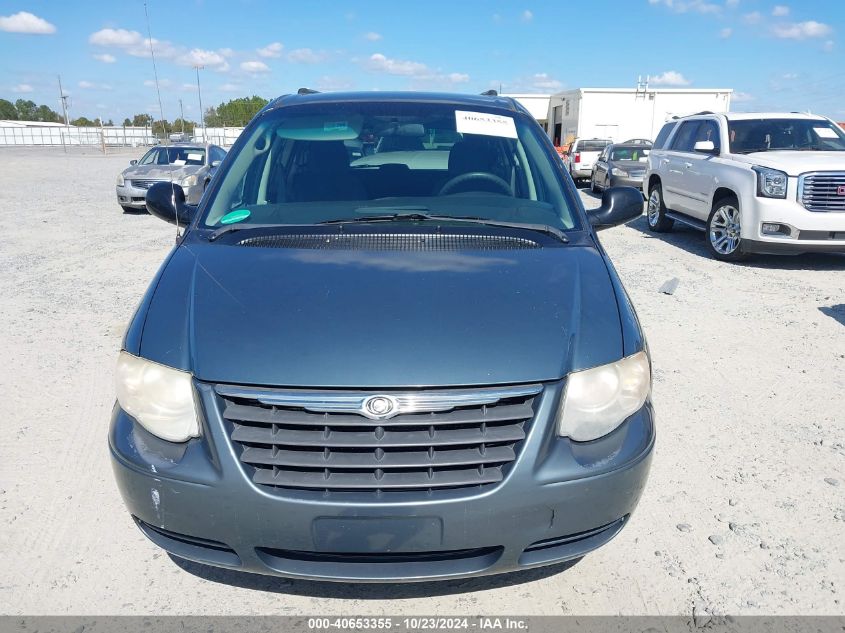 2005 Chrysler Town & Country Lx VIN: 2C4GP44R15R405694 Lot: 40653355