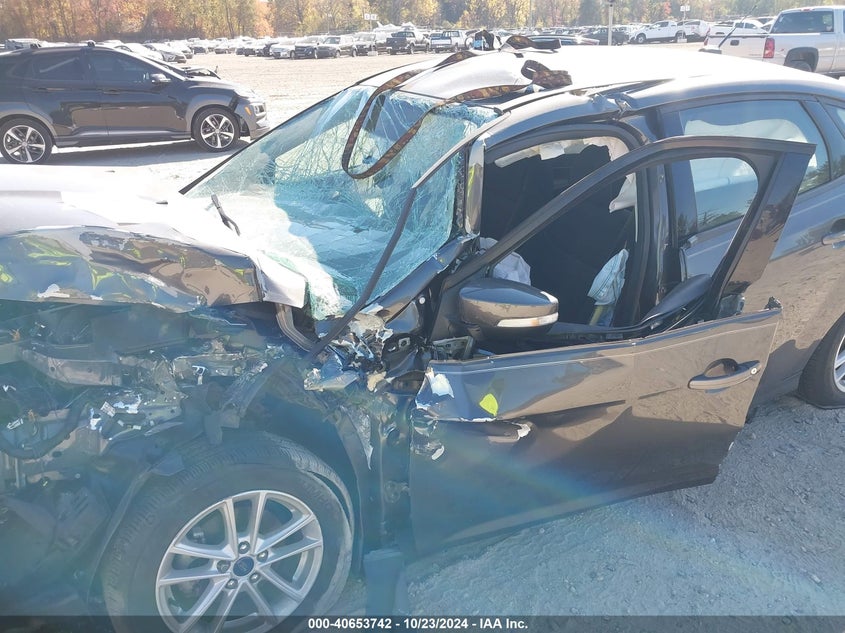 2017 FORD FOCUS SE - 1FADP3F28HL293783