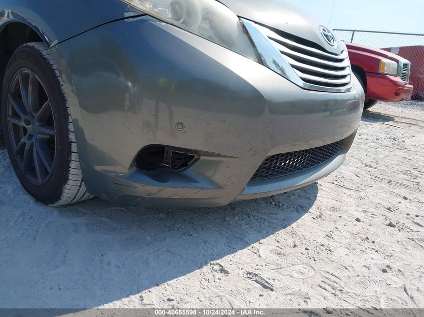 2012 Toyota Sienna Xle/Limited VIN: 5TDYK3DCXCS247806 Lot: 40655598