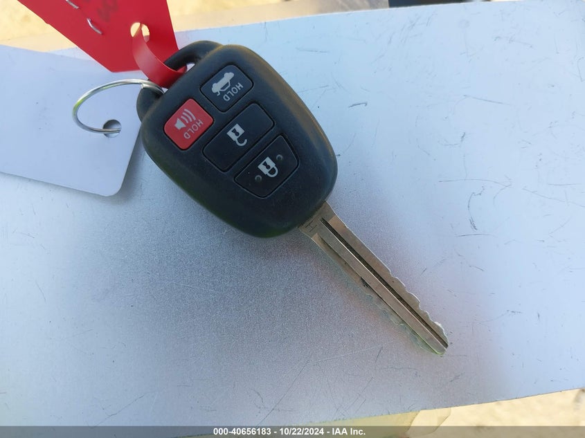 2016 Toyota Corolla Le VIN: 5YFBURHEXGP400617 Lot: 40656183