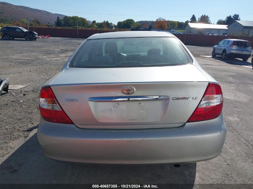 2004 Toyota Camry Le VIN: 4T1BE32K04U288557 Lot: 40657355