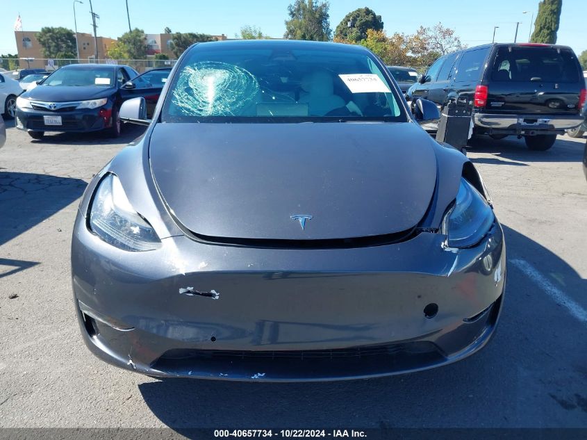 2022 Tesla Model Y Performance Dual Motor All-Wheel Drive VIN: 7SAYGDEF8NF398556 Lot: 40657734