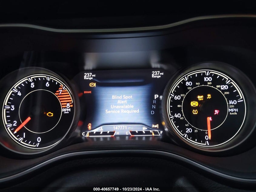 VIN 1C4PJMBX1KD130880 2019 JEEP CHEROKEE TRAILHAWK ELITE 4X4