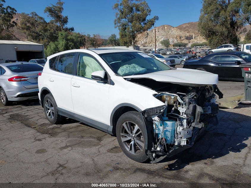 TOYOTA RAV4 XLE 2017