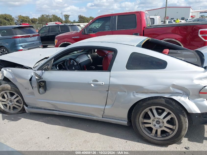 2005 Ford Mustang Gt Deluxe/Gt Premium VIN: 1ZVFT82H555109015 Lot: 40658126