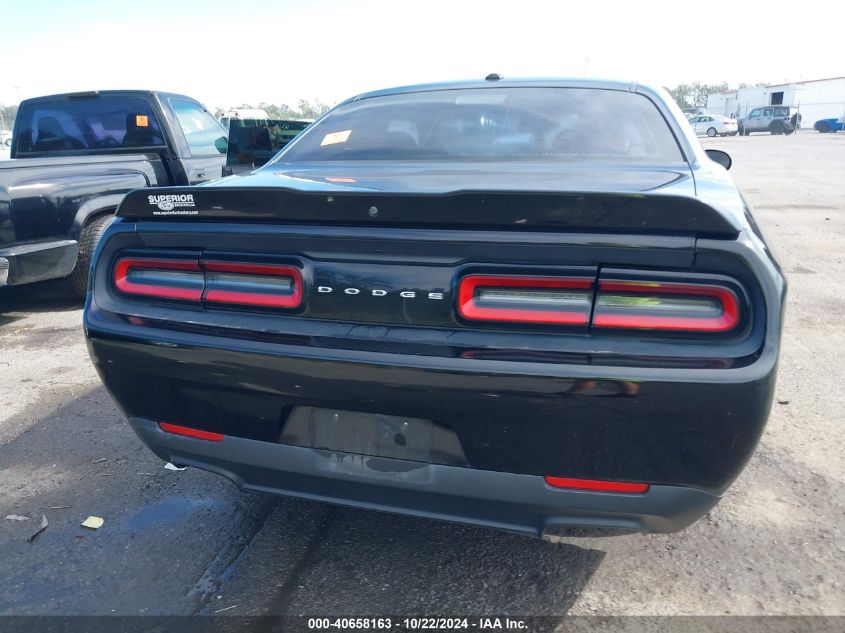 2018 Dodge Challenger Sxt VIN: 2C3CDZAGXJH111867 Lot: 40658163