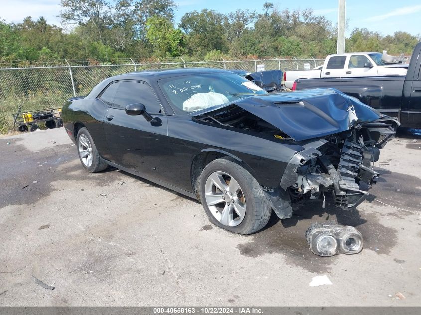 2018 Dodge Challenger Sxt VIN: 2C3CDZAGXJH111867 Lot: 40658163