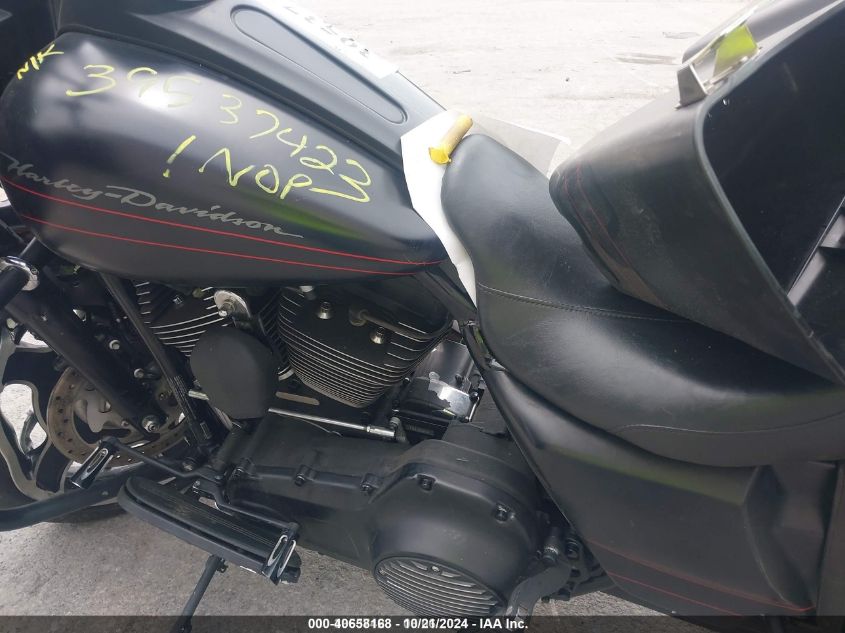 2012 Harley-Davidson Fltrx Road Glide Custom VIN: 1HD1KHM18CB667809 Lot: 40658168