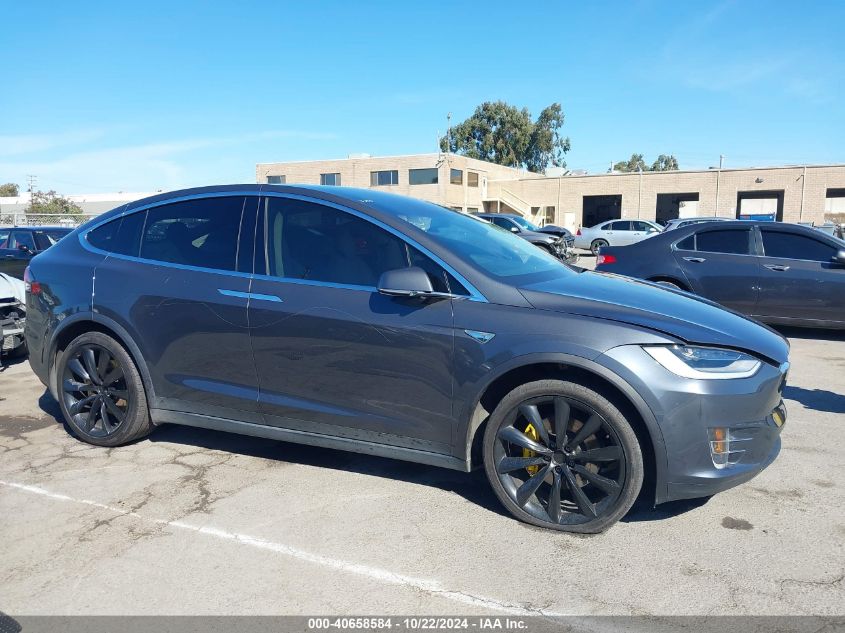 2016 Tesla Model X 60D/70D/75D/90D/P100D VIN: 5YJXCBE21GF002637 Lot: 40658584