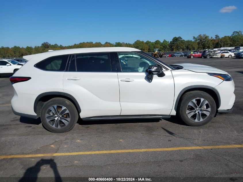 2022 Toyota Highlander Xle VIN: 5TDGZRAH3NS124751 Lot: 40660400