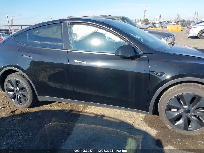 2024 Tesla Model Y Long Range Dual Motor All-Wheel Drive/Rwd VIN: 7SAYGDED3RF128476 Lot: 40660571