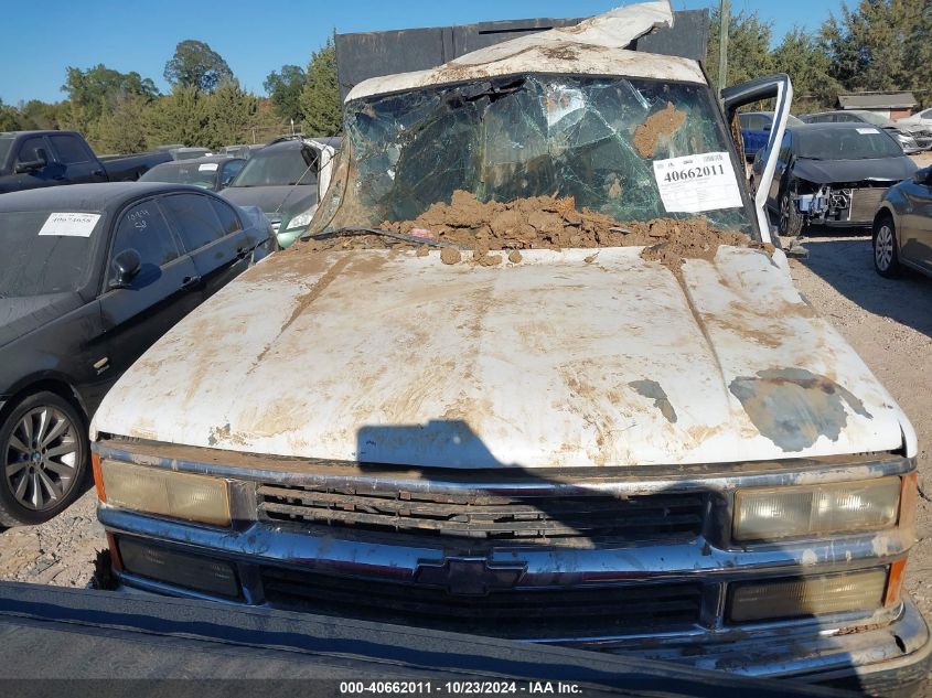 1998 Chevrolet K2500 Fleetside VIN: 1GCGK29F3WE137733 Lot: 40662011