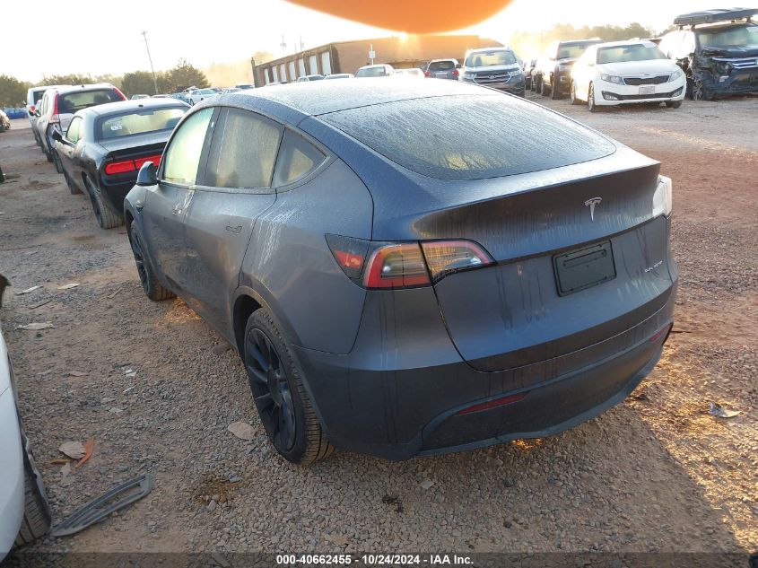 VIN 7SAYGDEE2PF754624 2023 TESLA MODEL Y no.3