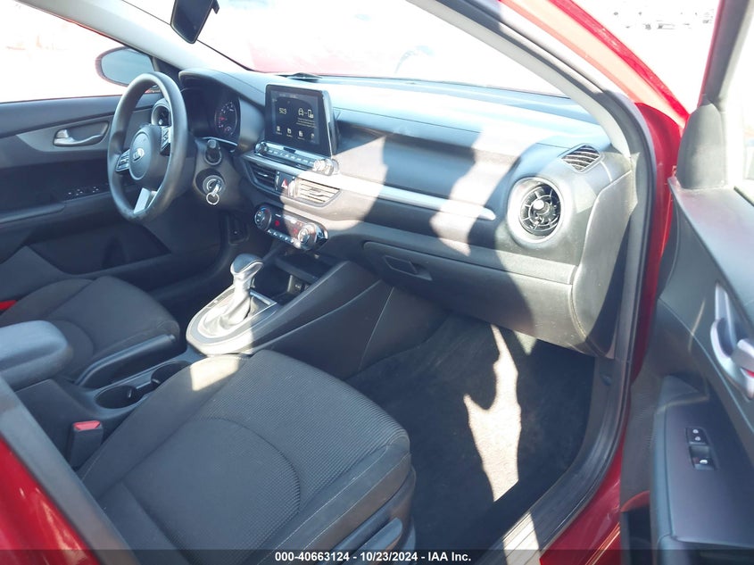 VIN 3KPF24AD7KE083191 2019 KIA FORTE LXS
