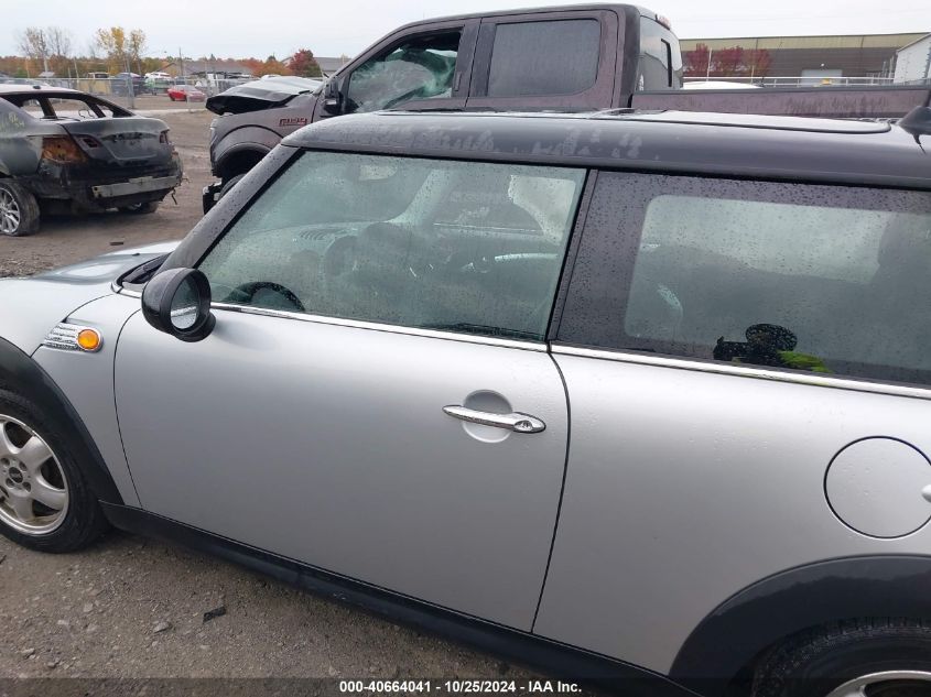 2009 Mini Cooper VIN: WMWMF33549TU74843 Lot: 40664041