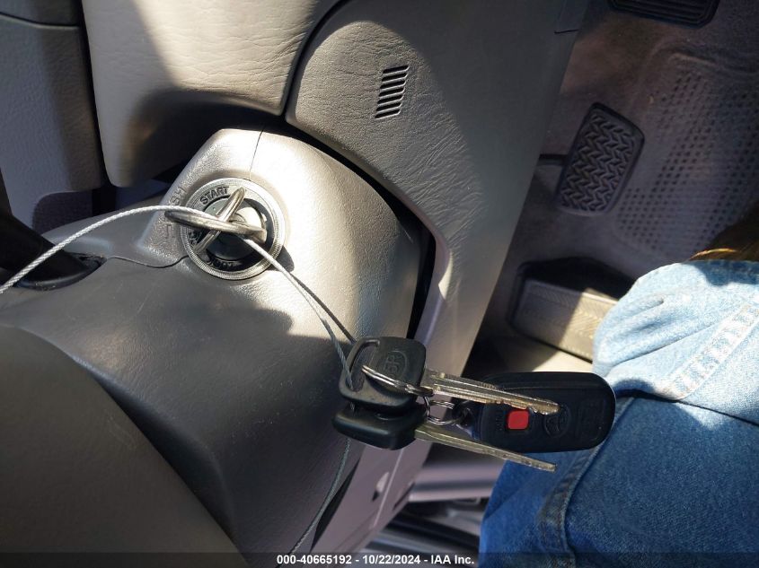 2003 Toyota Camry Le VIN: JTDBE32KX30244432 Lot: 40665192