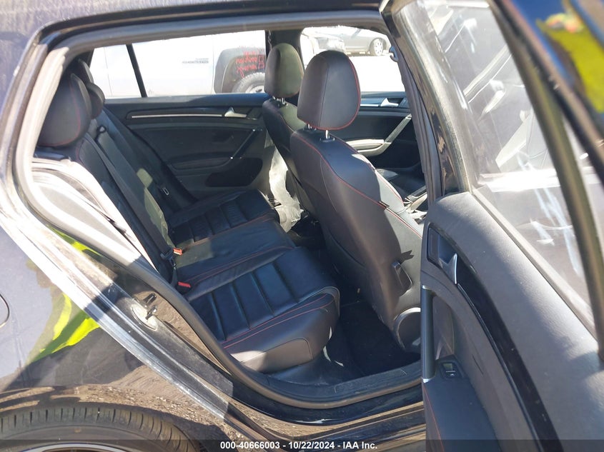 2015 VOLKSWAGEN GOLF GTI 2.0T SE 4-DOOR - 3VW4T7AU0FM028015